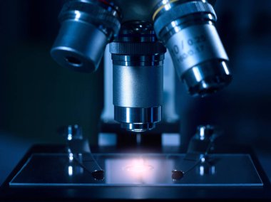 Modern optik elektronik cihaz.