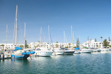Yelkenli harbor, birçok güzel Yelkenli Yatlar deniz po demirleyen