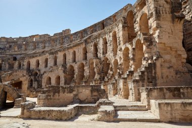Kuzey Afrika'da en büyük colosseum etkileyici kalıntıları bir
