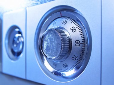 Koruyucu kutusundaki mekanik emniyet kilit kodunu 