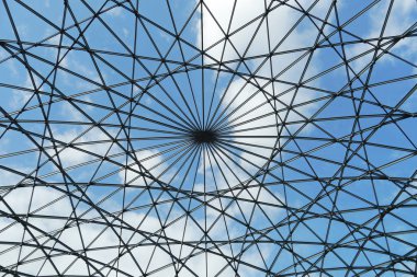 modern sanat cam ve metal