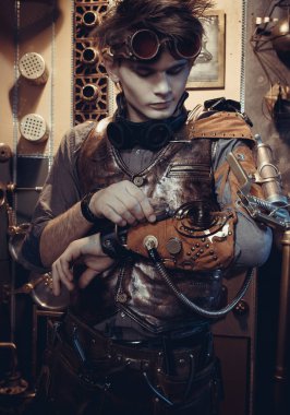 Steampunk tarzı genç bir bilim adamı portresi.