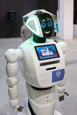 Bir bilgi ekranlı android robot.