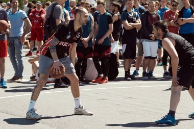 Şehir Öf sokak basketbol genç çocuklar bir grup
