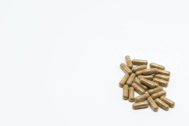 Hafif arka planda vejetaryen kapsülleri