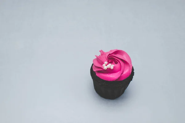 Rózsaszín Cupcake Szürke Háttér — Stock Fotó