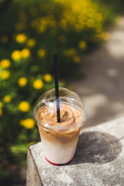 Şerbet ve buzlu soğuk Latte.