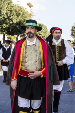 Alayı Sardunyalı kostümleri