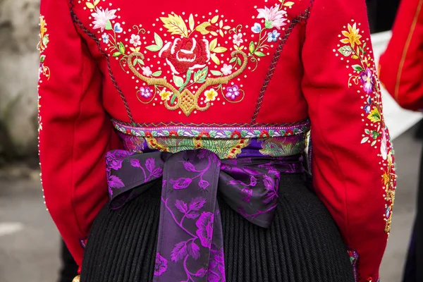 Traje tradicional sardo — Foto de Stock