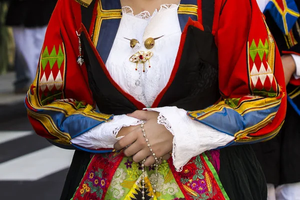 Традиционный сардинский костюм — стоковое фото