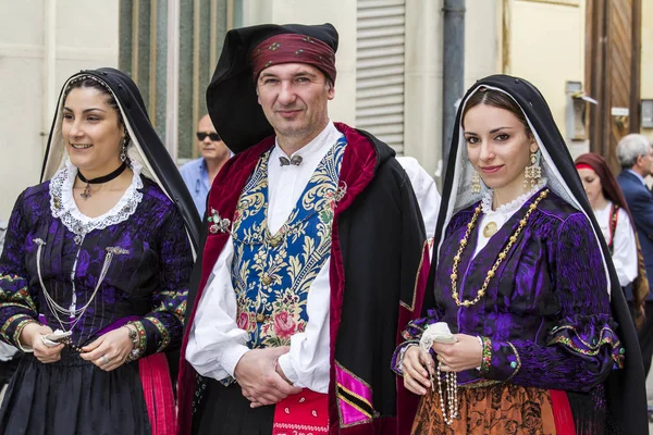 Ritratto in costume tradizionale sardo — Foto Stock