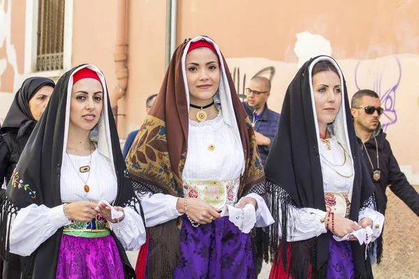 Portretten in Sardijnse kostuum — Stockfoto