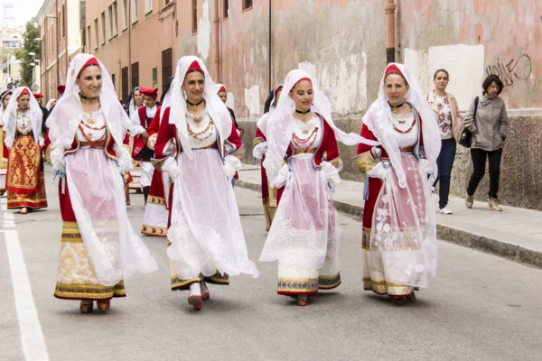 CAGLIARI, ITALIA - 1 DE MAYO DE 2016: 360 Fiesta de Sant 'Efisio - Cerdeña — Foto de Stock