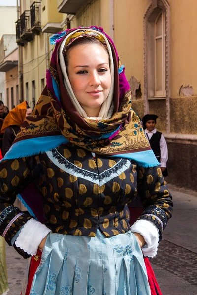 Προσωπογραφία με Σαρδηνίας παραδοσιακή φορεσιά — Φωτογραφία Αρχείου