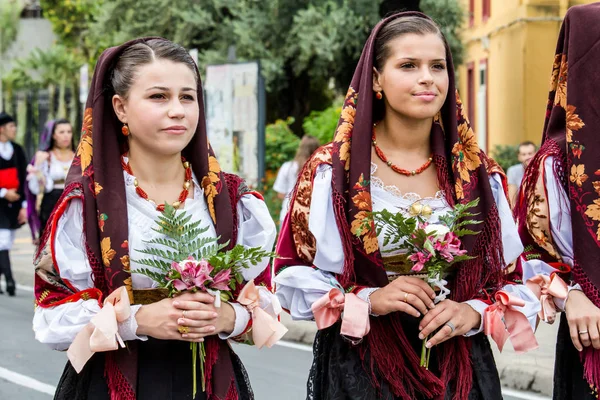 Retratos em traje tradicional da Sardenha — Fotografia de Stock