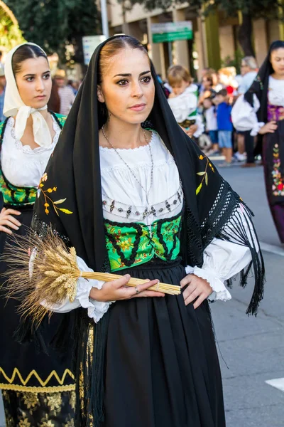 Quartu Italy September 2016 Parade Sardinian Costumes Carts Grape Festival — Stock Photo, Image