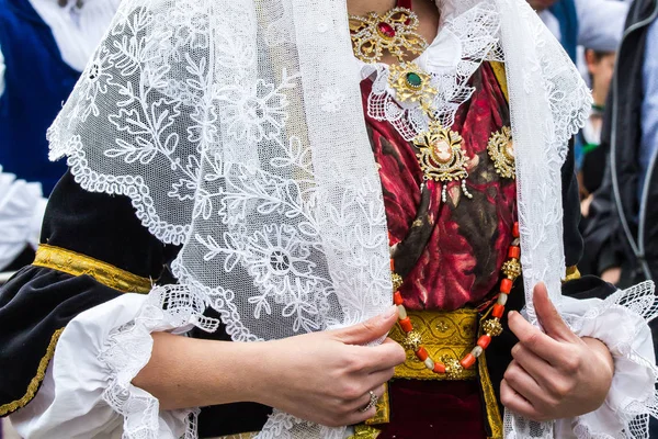ムラヴェーラ イタリア 2017 シトラス祭 伝統的なサルデーニャ衣装 サルデーニャの詳細 — ストック写真