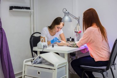 manikürcü master yapan manikür