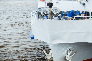 Bir feribot geminin yay