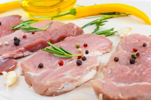 Rauw platte vlees voor biefstuk (chop) — Stockfoto
