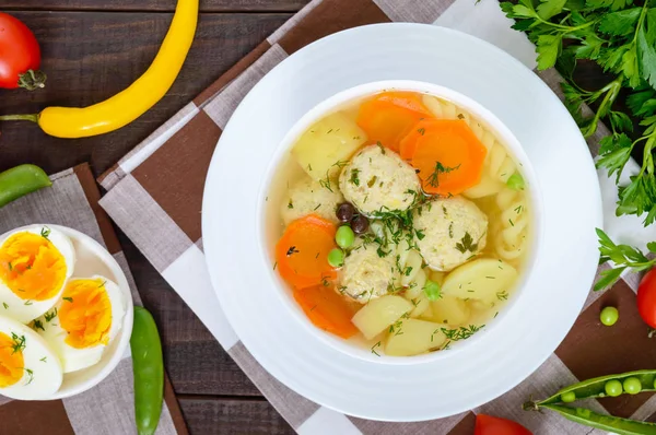 Hafif diyet çorbası köfte, sebze, düdük ile