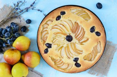 Armut ve üzüm ile sonbahar pasta