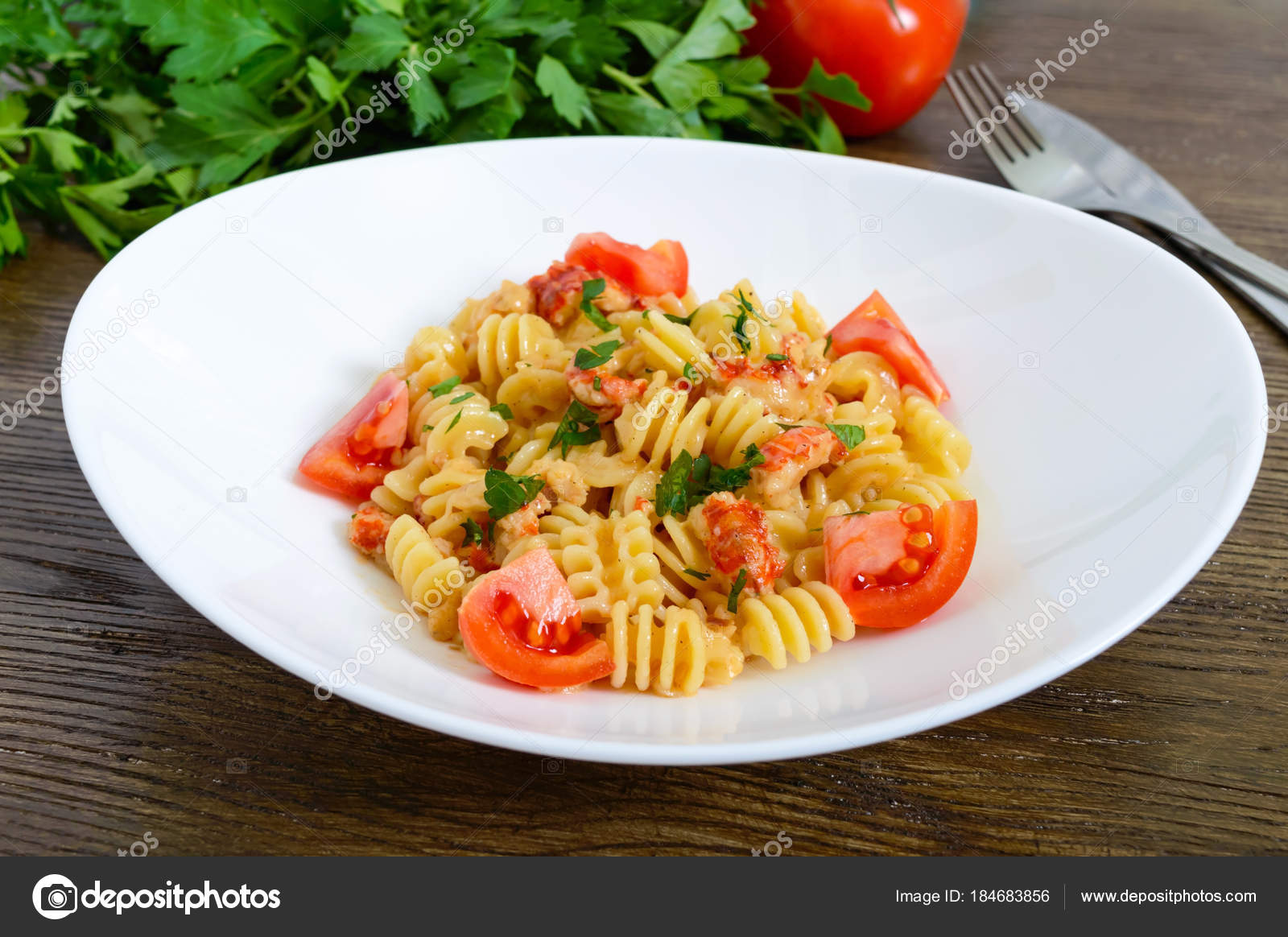 Салат с макаронами морепродуктами изображения Салат с макаронами морепродуктами изоражения
