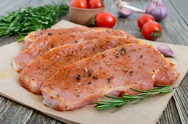 Vers Rauw Vlees Sirloin Steak Een Rij Klaar Koken Grote — Stockfoto