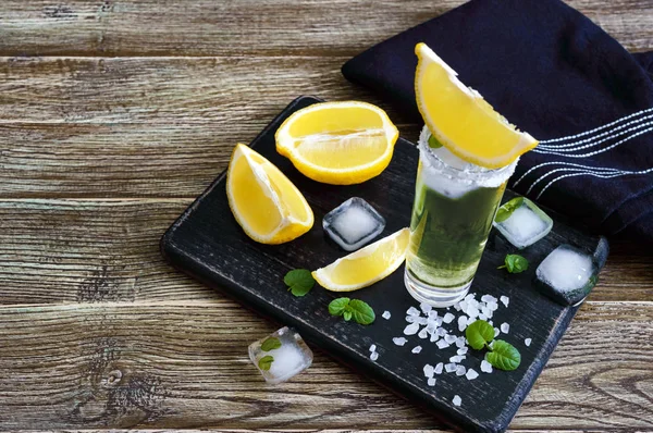 Mexican Gold Tequila Shot Glass Lemon Sea Salt Dark Table — Stock Photo, Image