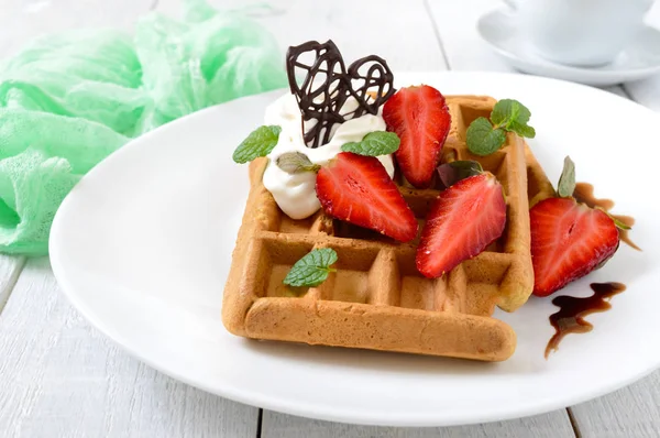 Whole Wheat Belgian Waffles Whipped Cream Freshly Chopped Strawberries Mint — Stock Photo, Image