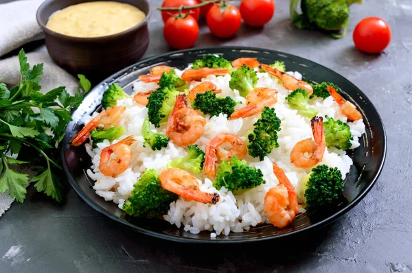 Riz Avec Brocoli Crevettes Sauce Fromage Crème Alimentation Saine Savoureuse — Photo