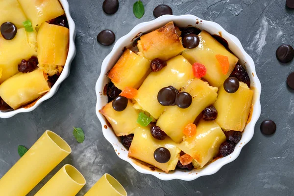 Süße Cannelloni Keramischen Formen Gebacken Dessert Aus Canelloni Quark Kandierten — Stockfoto