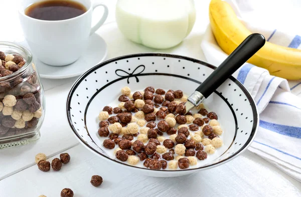 Chocolate Integral Bolas Leche Fruta Leche Sobre Fondo Madera Blanca — Foto de Stock