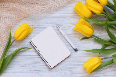 Festival bahar kompozisyon. Düz yatıyordu