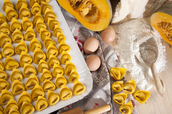 Tortelloni di zucca e ingredienti
