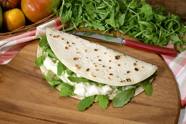 Piadina stracchino e rucola