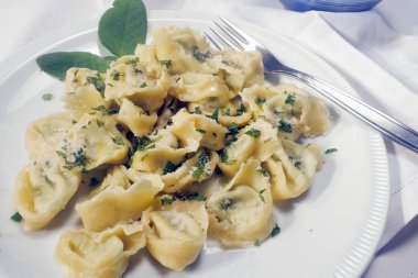Tortelli burro e salvia