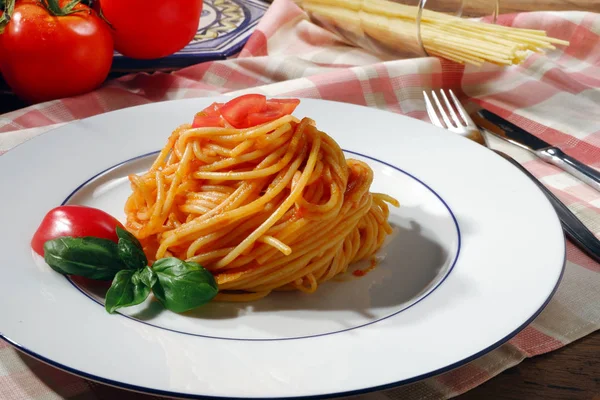 Spaghetti al sugo — стокове фото