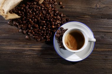 fincan espresso kahve ile