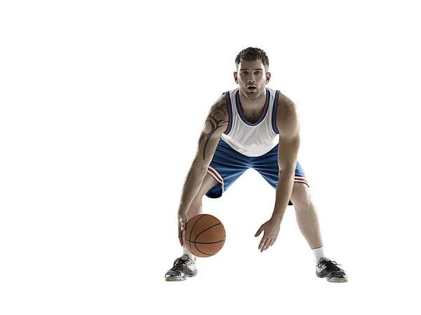 Professioneel basketbalspeler geïsoleerd op wit met bal — Stockfoto