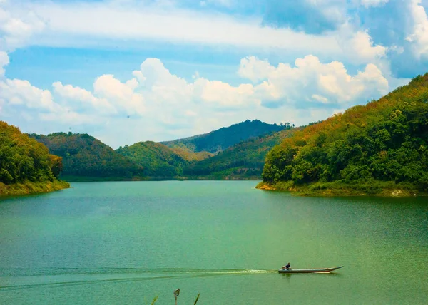 Hala Bala Milli Parkı, Yala Tayland giden yol.