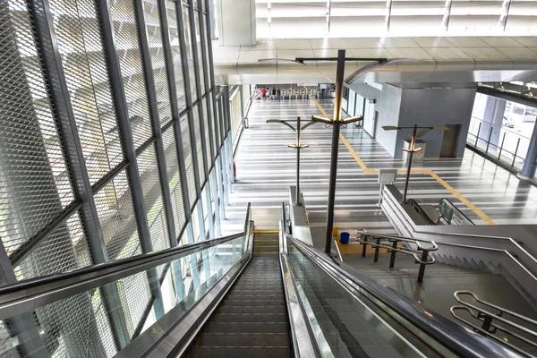MRT Sungai Buloh istasyonu - kütle hızlı Transit Malezya.