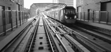 MRT durdurmak Malezya Kota Damansara istasyonunda. Bu fotoğraf 15-8-2017 çekildi.