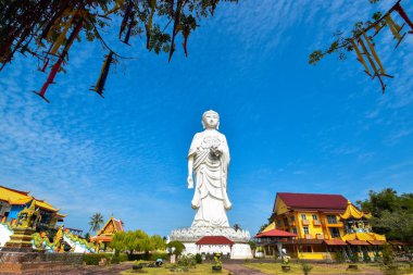 Büyük Buda Wat Phothikyan Phutthaktham, Bachok, Kelantan Malezya ayakta. 10/2/2018 fotoğraf çekildi