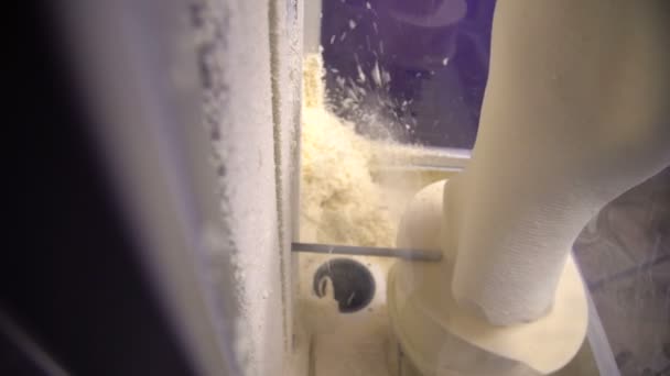 Изготовление гипсового литья с помощью Carver-Robot — стоковое видео