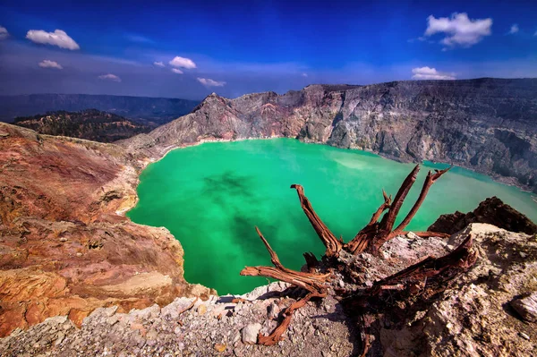 Ijen кратер вулкана на Java — стокове фото