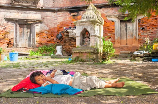 Çocuk battaniye var döşeme