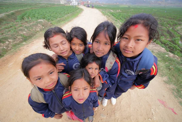 Girls smiling and looking at camera — Stock Photo, Image