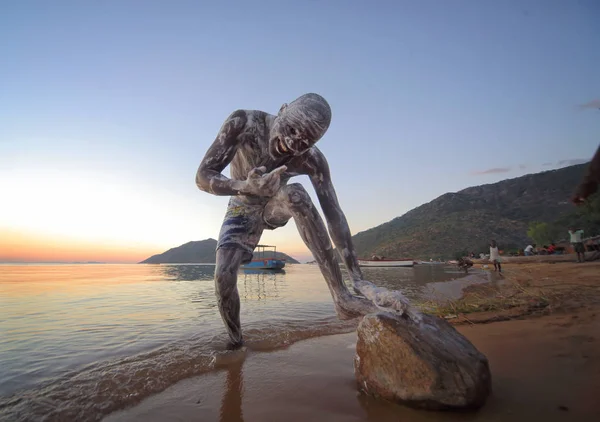 Man in Lake Malawi — Stock Photo, Image