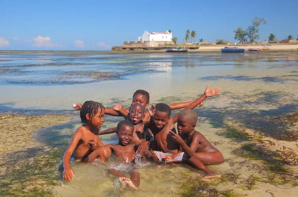 Crianças locais em Moçambique — Fotografia de Stock